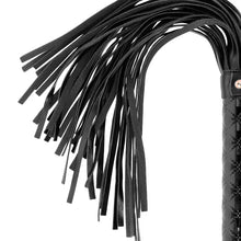 BEGME - BLACK EDITION FLOGGER DE COURO VEGANO - Sexshoptuga  Sexshoptuga 