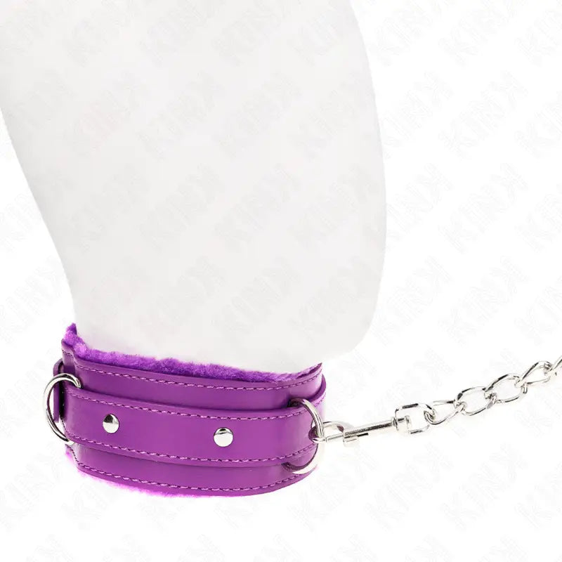 KINK - COLAR COM TRELA 65 CM COM RESTRIÇÕES ROXO 36-42 CM X 5,5 CM - Sexshoptuga 