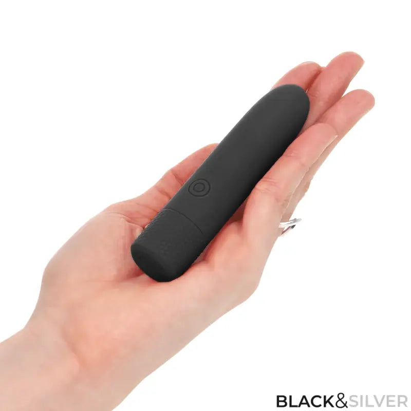 BLACK & SILVER - GERI USB RECARREGÁVEL VIBRATÓRIA BULLET 8 VIBRAÇÕES PRETO 10 X 2,2 CM - Sexshoptuga 