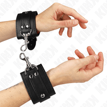 KINK - ADJUSTABLE BLACK LOCKING DUNGEON WRIST GUARDS 21-28CM X 5.5CM Sexshoptuga 