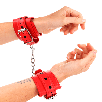 KINK - RED WRIST CHAIN ​​WITH ADJUSTABLE BLACK HEART INSERT 21-28 CM X 5.5 CM