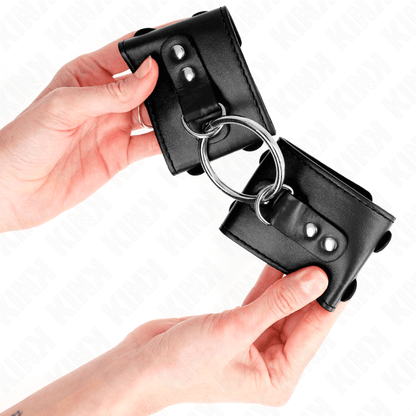 KINK - FIXED CUFFS WITH RING AND ADJUSTABLE BLACK BRACES 17-22 CM X 6.5 CM