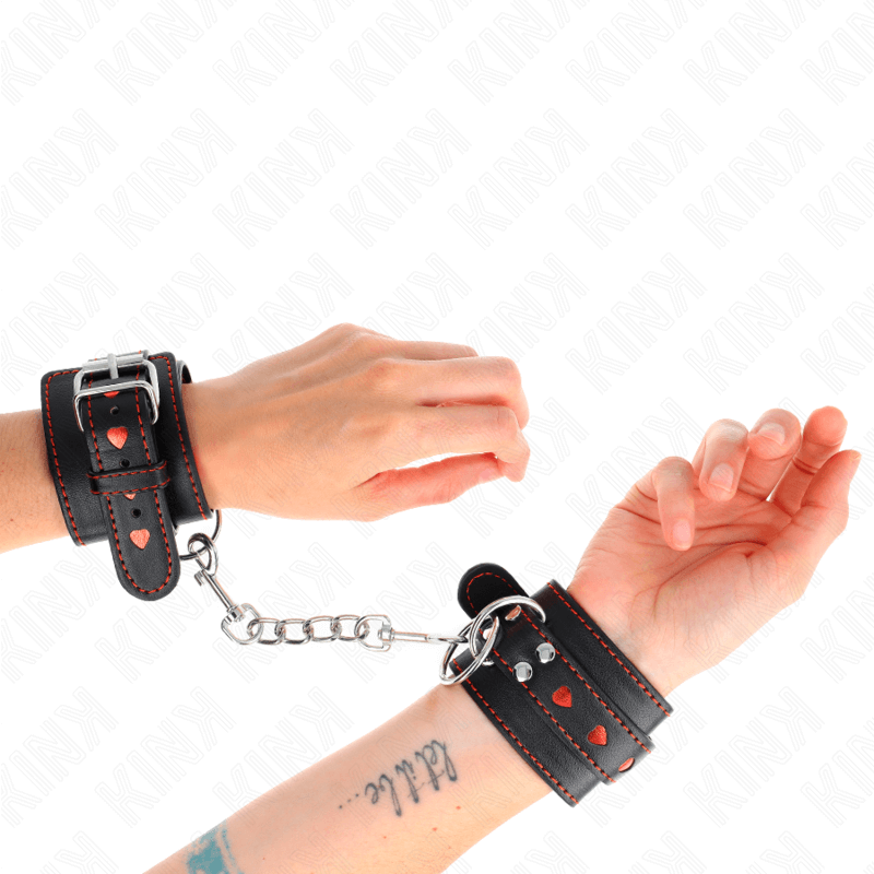 KINK - BLACK WRIST CHAIN ​​WITH ADJUSTABLE RED HEART INSERT 21-28 CM X 5.5 CM