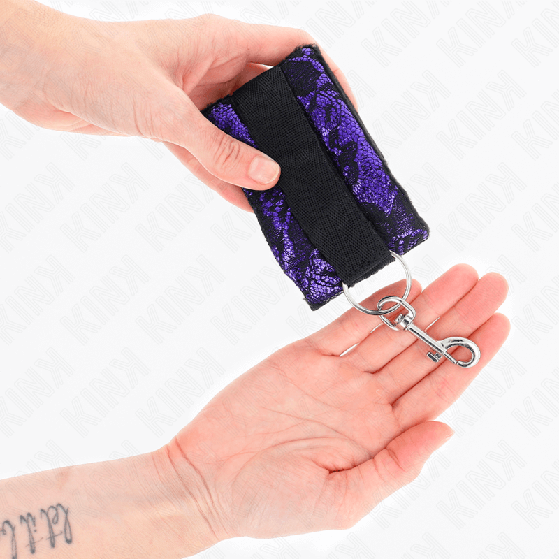 KINK - PUNHOS DE RENDA DE VELUDO CURTO E BIND DE NYLON ROXO / PRETO 23 X 6,5 CM Sexshoptuga 